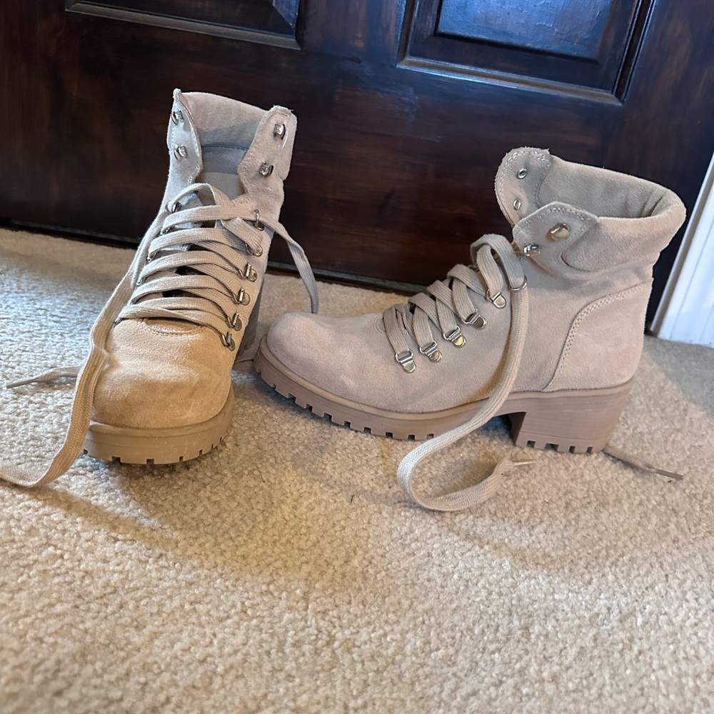 Stylish Tan Lace-Up Ankle Boots